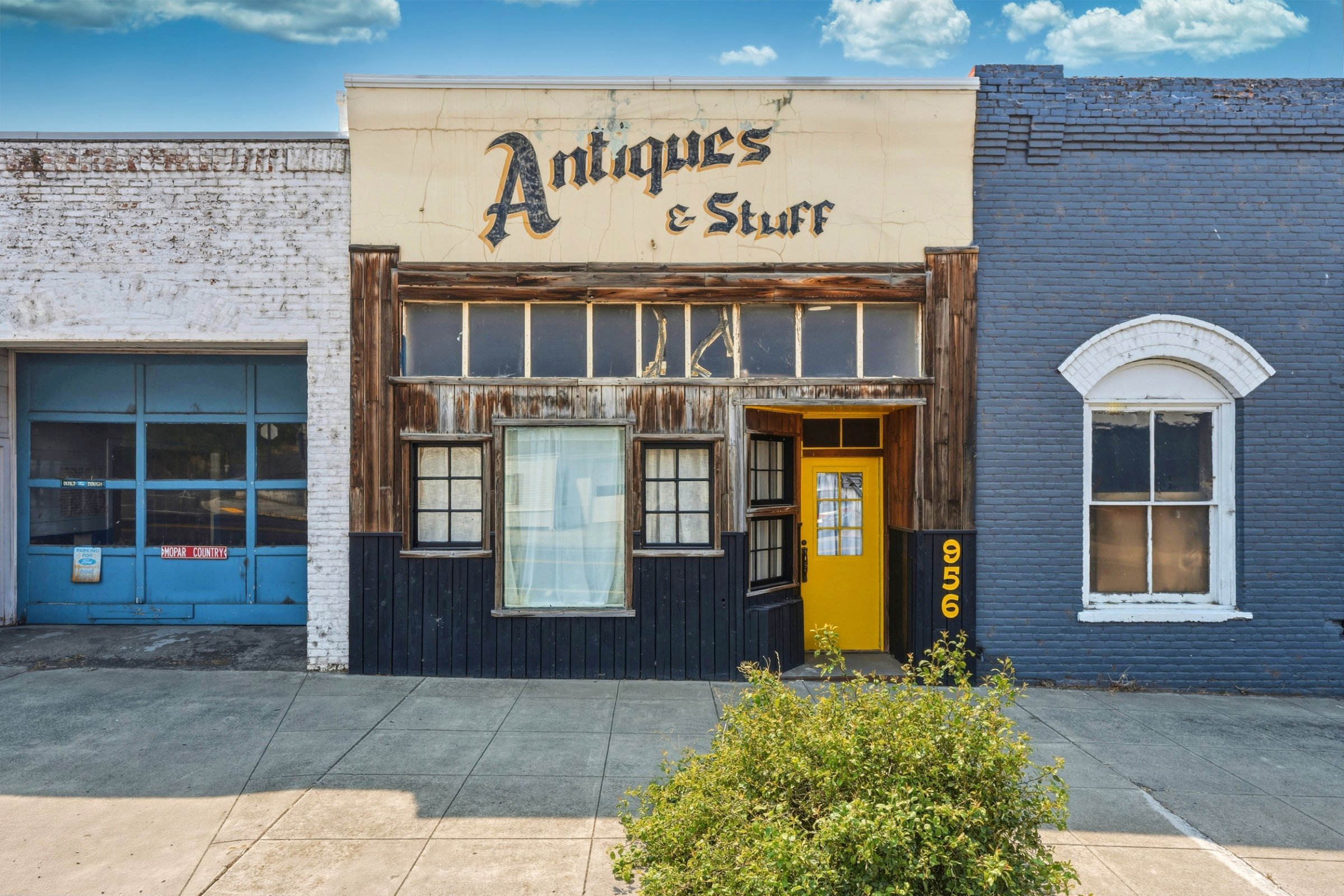 956 Main St.